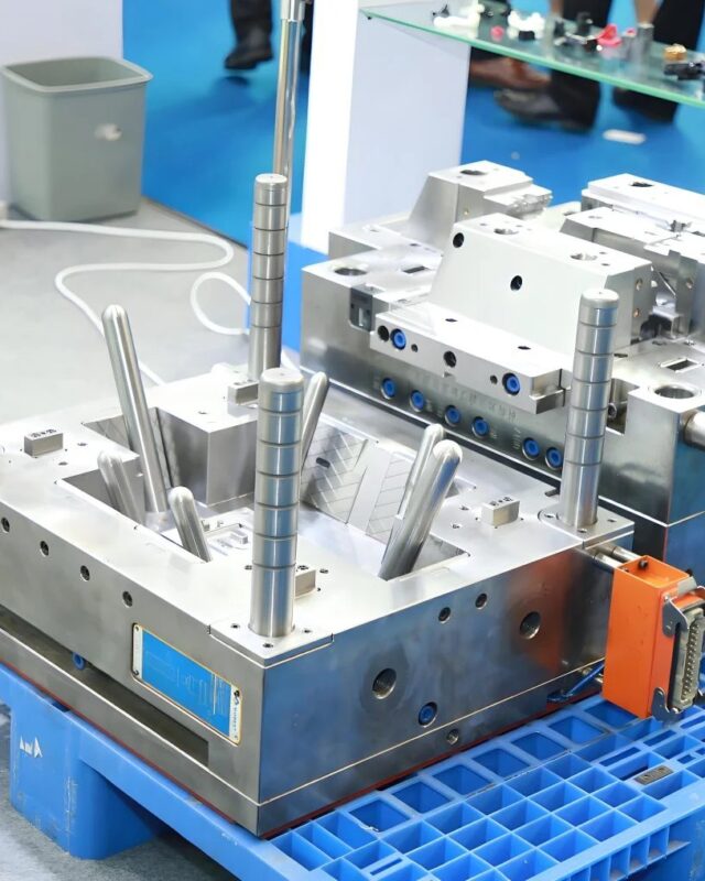 custom draft angle injection mold