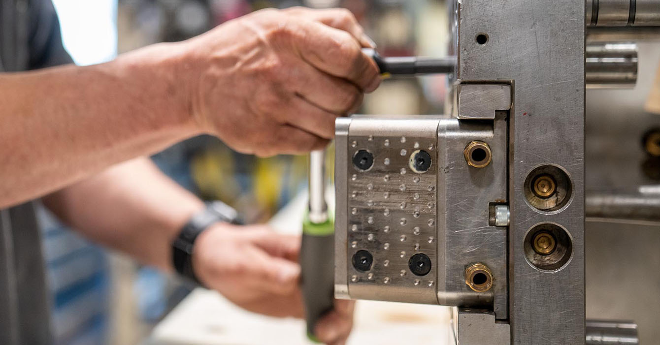 custom injection mold